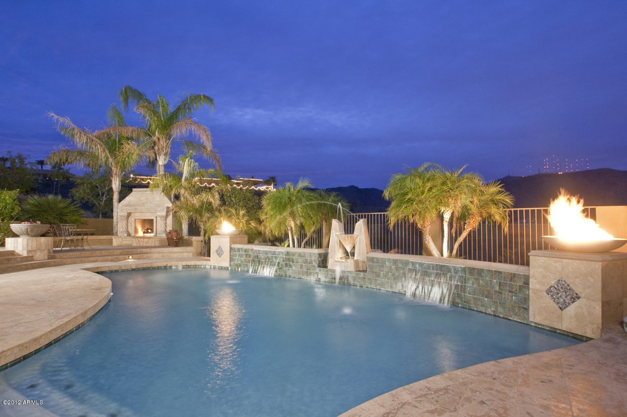 744 E Windmere Drive, Phoenix, AZ 85048