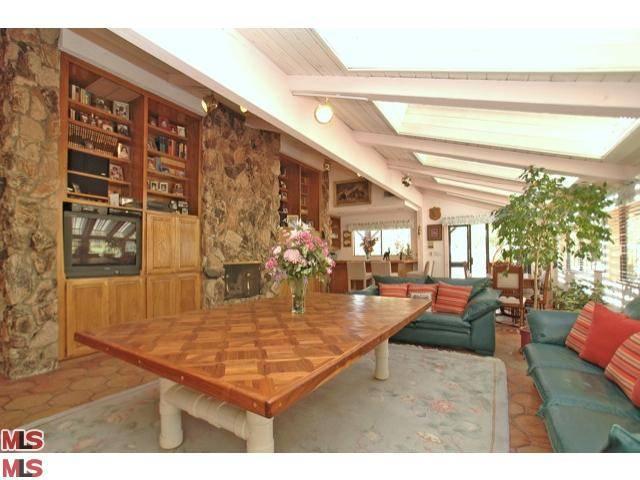 28705 Wagon Road, Agoura Hills, CA 91301