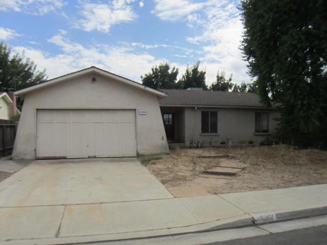 Single Story Real Estate at 1544 Keats Ave, Clovis in Fresno County, California 93611