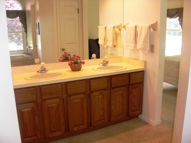 23 Seascape Dr, Rochester, NY 14612