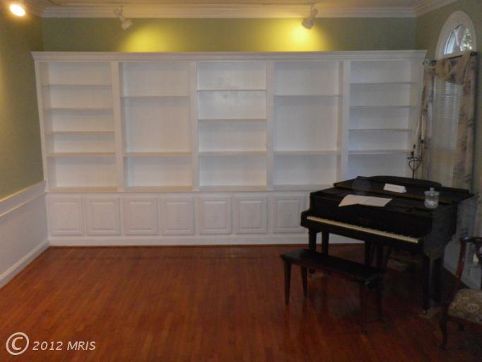 9803 Portside Drive, Burke, VA 22015