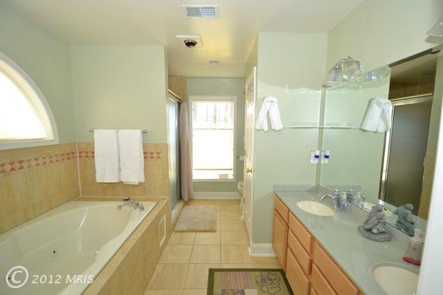 3051 Cedarwood Lane, Falls Church, VA 22042