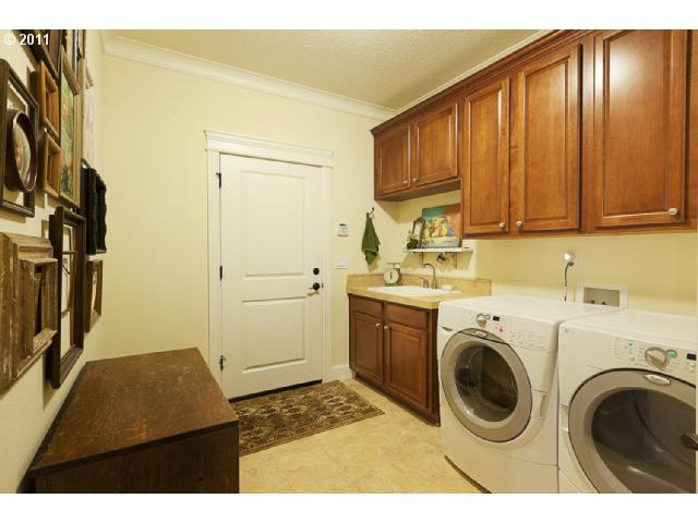 12623 Sw 21st Ct, Lake Oswego, OR 97035